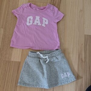 GAP Light Purple Tee and Heather Gray Skirt Set